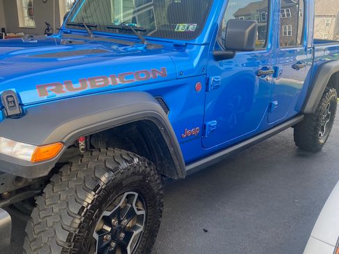 Used 2022 Jeep Gladiator Rubicon w/ Cold Weather Group image 10