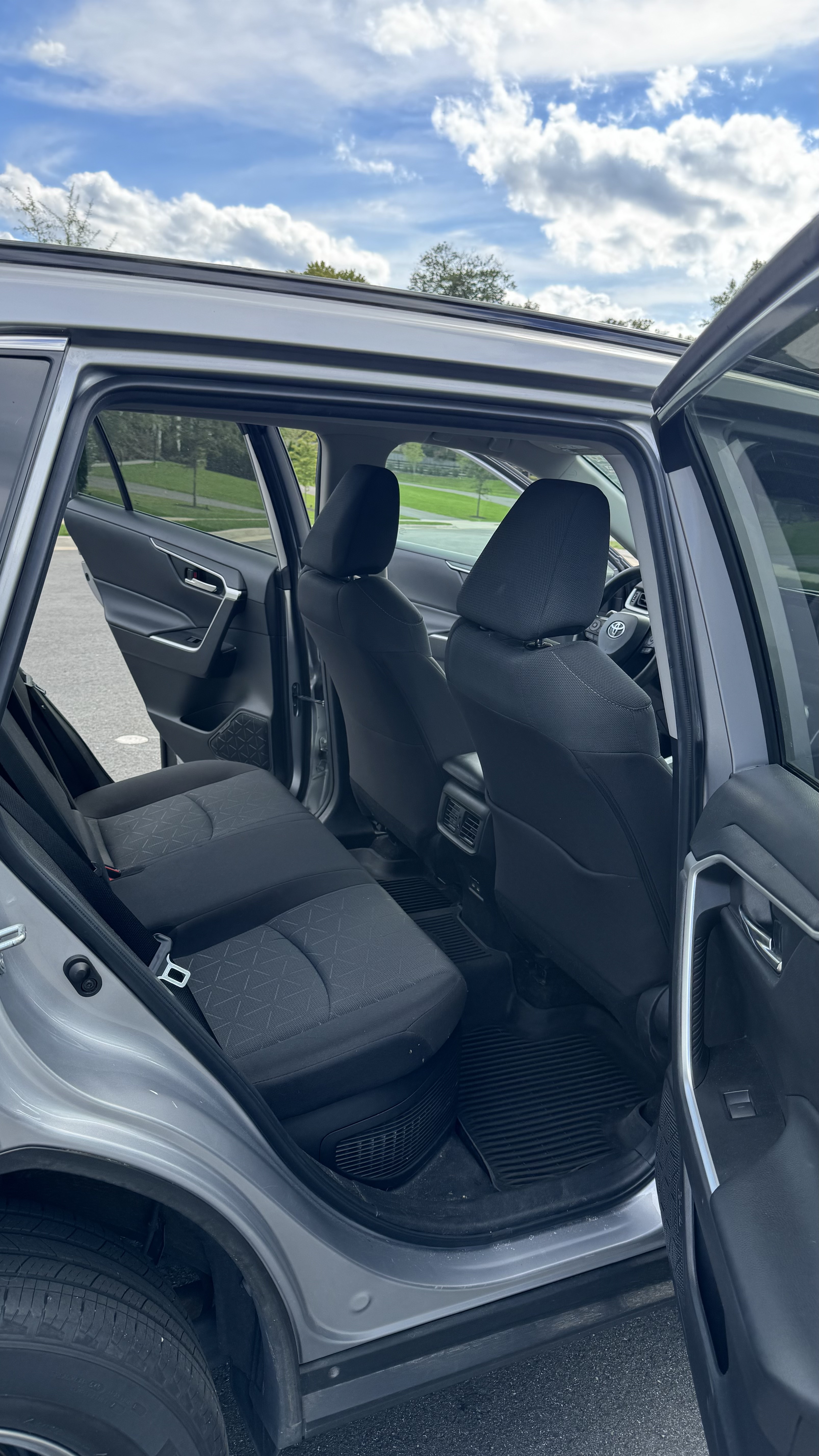 Used 2022 Toyota RAV4 XLE AWD/4WD image 13