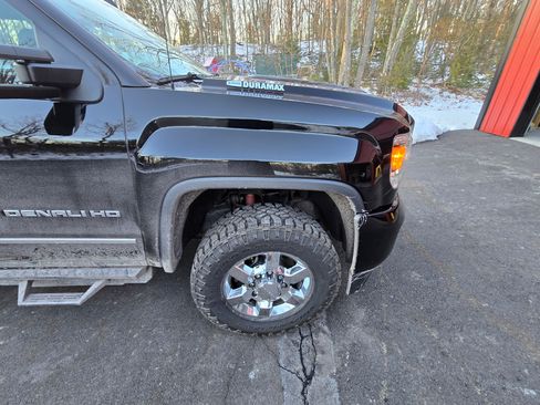 Used 2017 GMC Sierra 3500 Denali w/ Duramax Plus Package image 13
