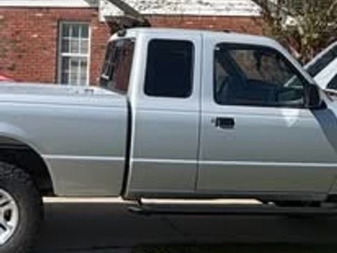 Used 2010 Ford Ranger XLT image 17