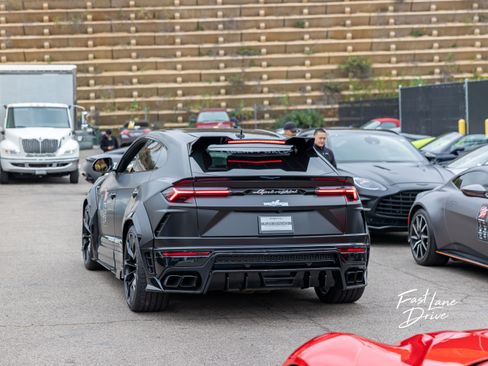 Used 2021 Lamborghini Urus image 4