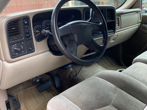 Used 2004 Chevrolet Suburban LS w/ Cargo Package AWD/4WD image 8