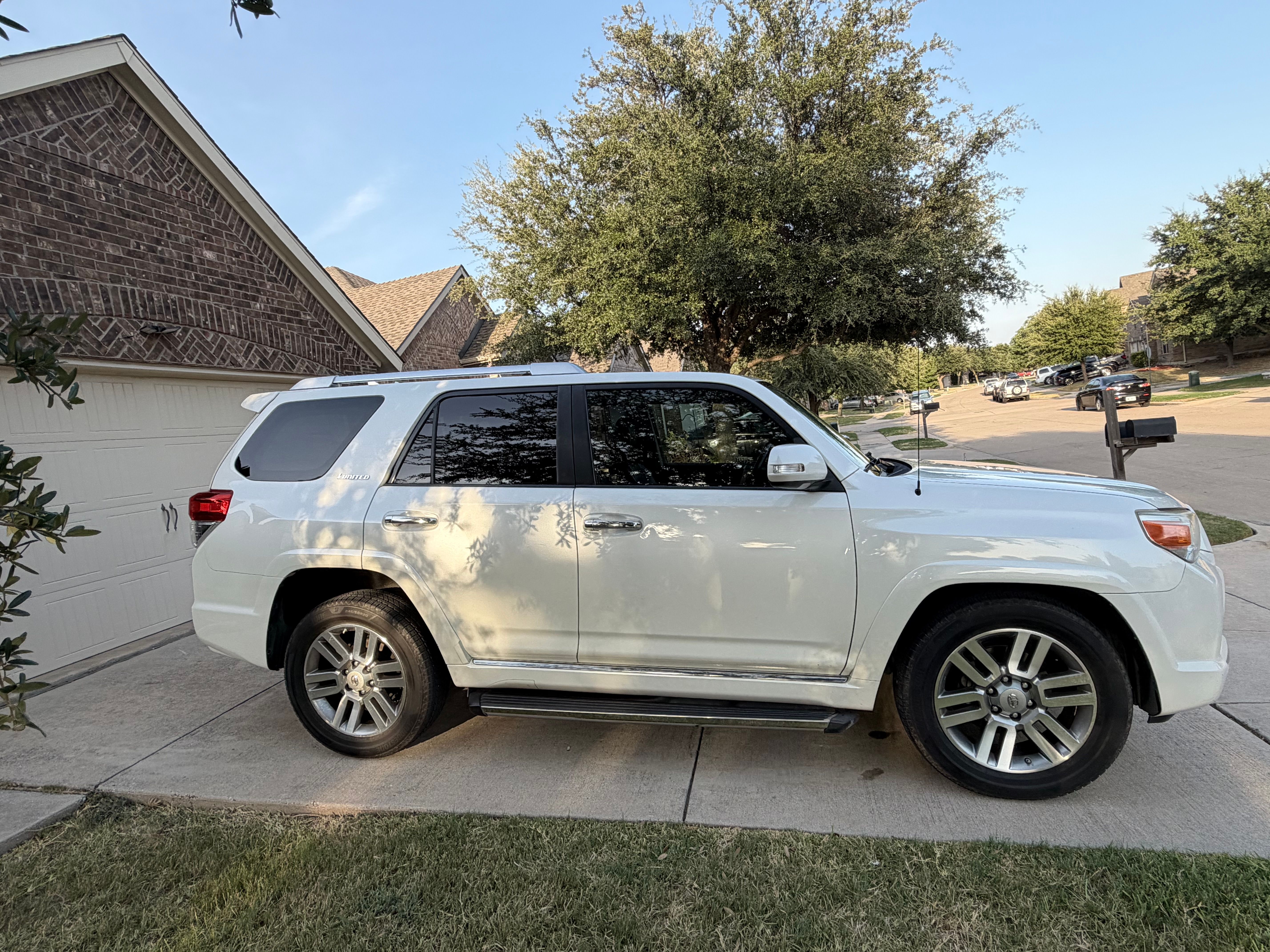 Used 2011 Toyota 4Runner Limited RWD image 4