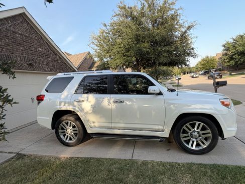 Used 2011 Toyota 4Runner Limited RWD image 4