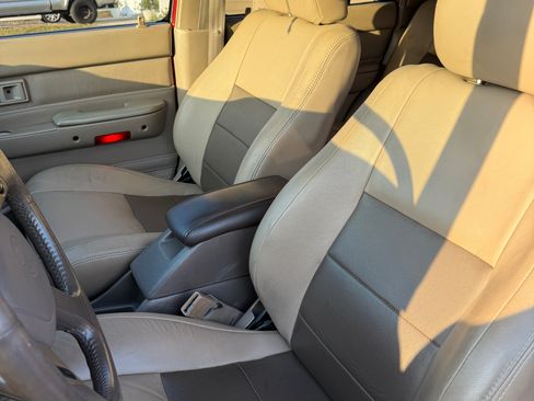 Used 1995 Toyota 4Runner SR5 image 4