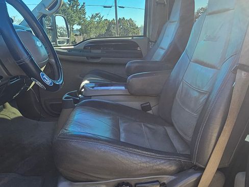 Used 2002 Ford Excursion Limited image 10