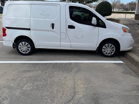 Used 2018 Nissan NV200 SV w/ Navigation Package FWD image 9