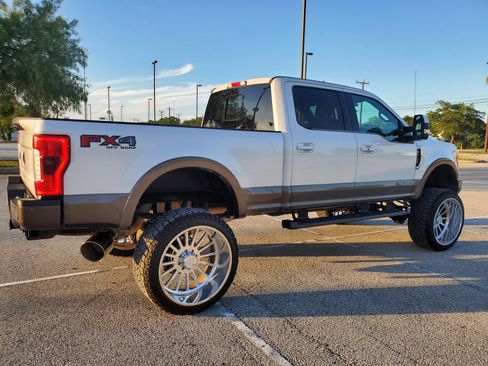 Used 2017 Ford F250 King Ranch w/ FX4 Off-Road Package AWD/4WD image 5