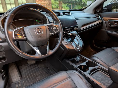 Used 2018 Honda CR-V Touring image 4