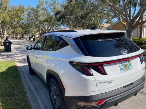 Used 2022 Hyundai Tucson Blue image 8