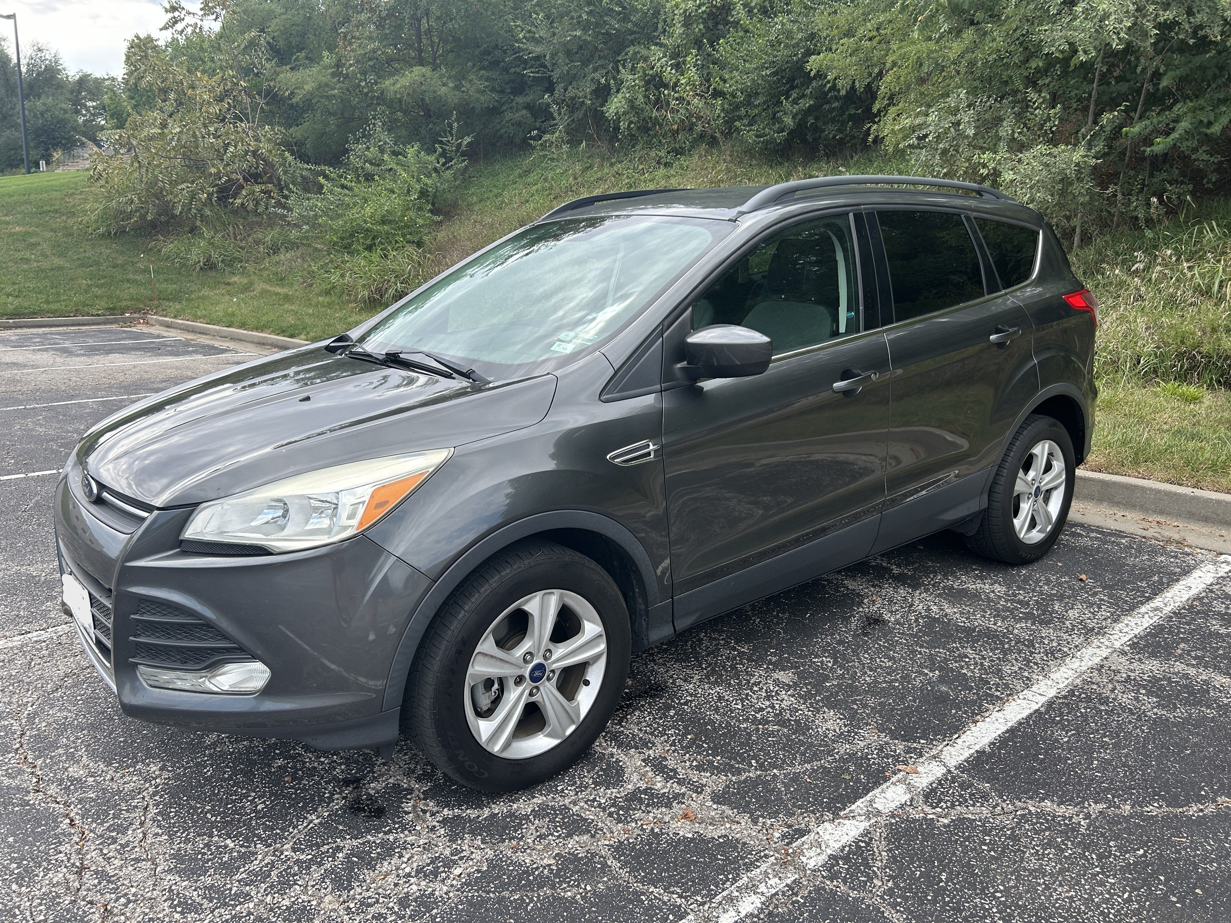 Used 2016 Ford Escape SE w/ Equipment Group 201A AWD/4WD image 1