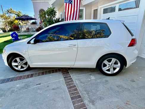 Used 2015 Volkswagen Golf S FWD image 8
