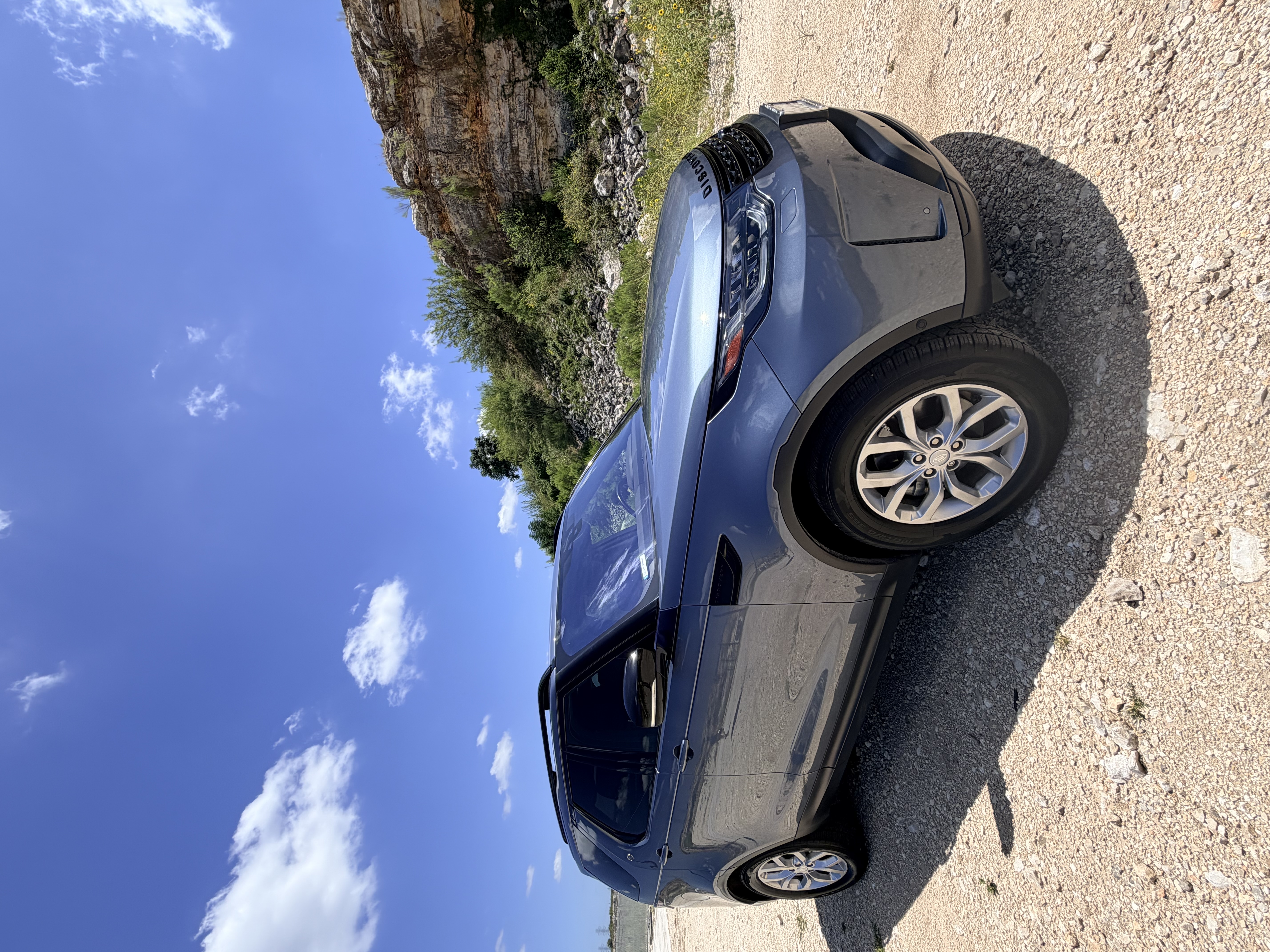 Used 2019 Land Rover Discovery SE AWD/4WD image 4