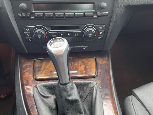 Used 2006 BMW 330xi Sedan image 12