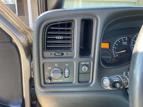 Used 2001 Chevrolet Silverado 1500 LS image 12