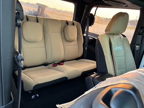 Used 2023 Jeep Wrangler Sport image 19