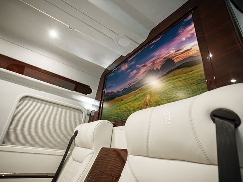 Used 2025 Mercedes-Benz Sprinter 2500 image 9