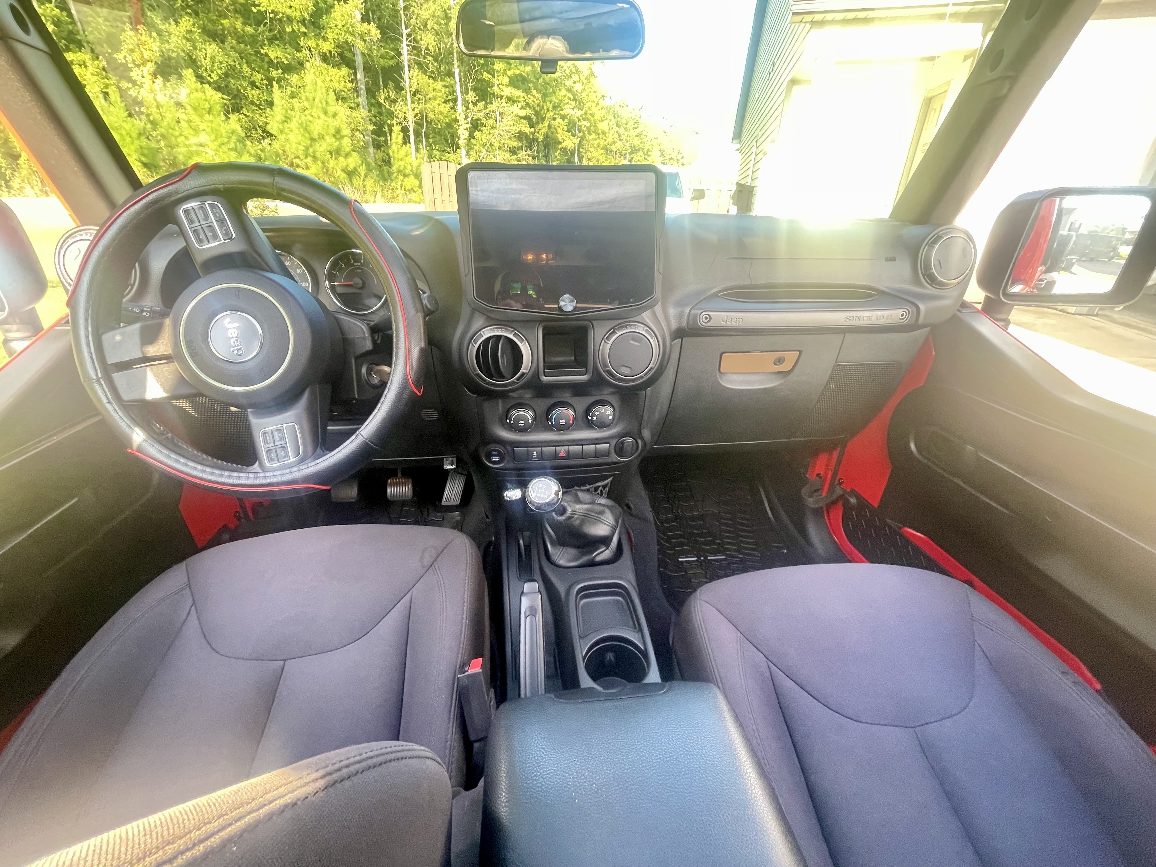 Used 2015 Jeep Wrangler Unlimited Sport AWD/4WD image 5