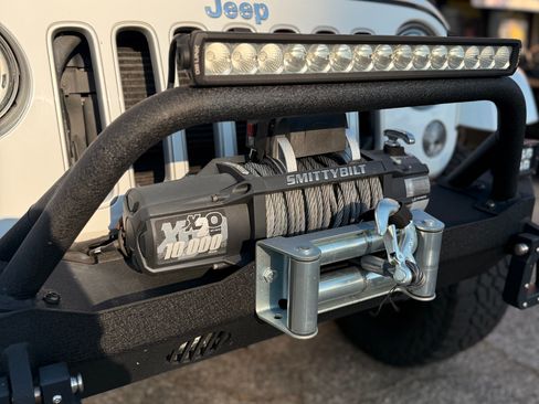Used 2018 Jeep Wrangler Unlimited Sahara image 6