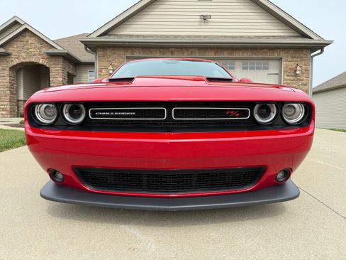 Used 2016 Dodge Challenger R/T Scat Pack w/ Leather Interior Group RWD image 11