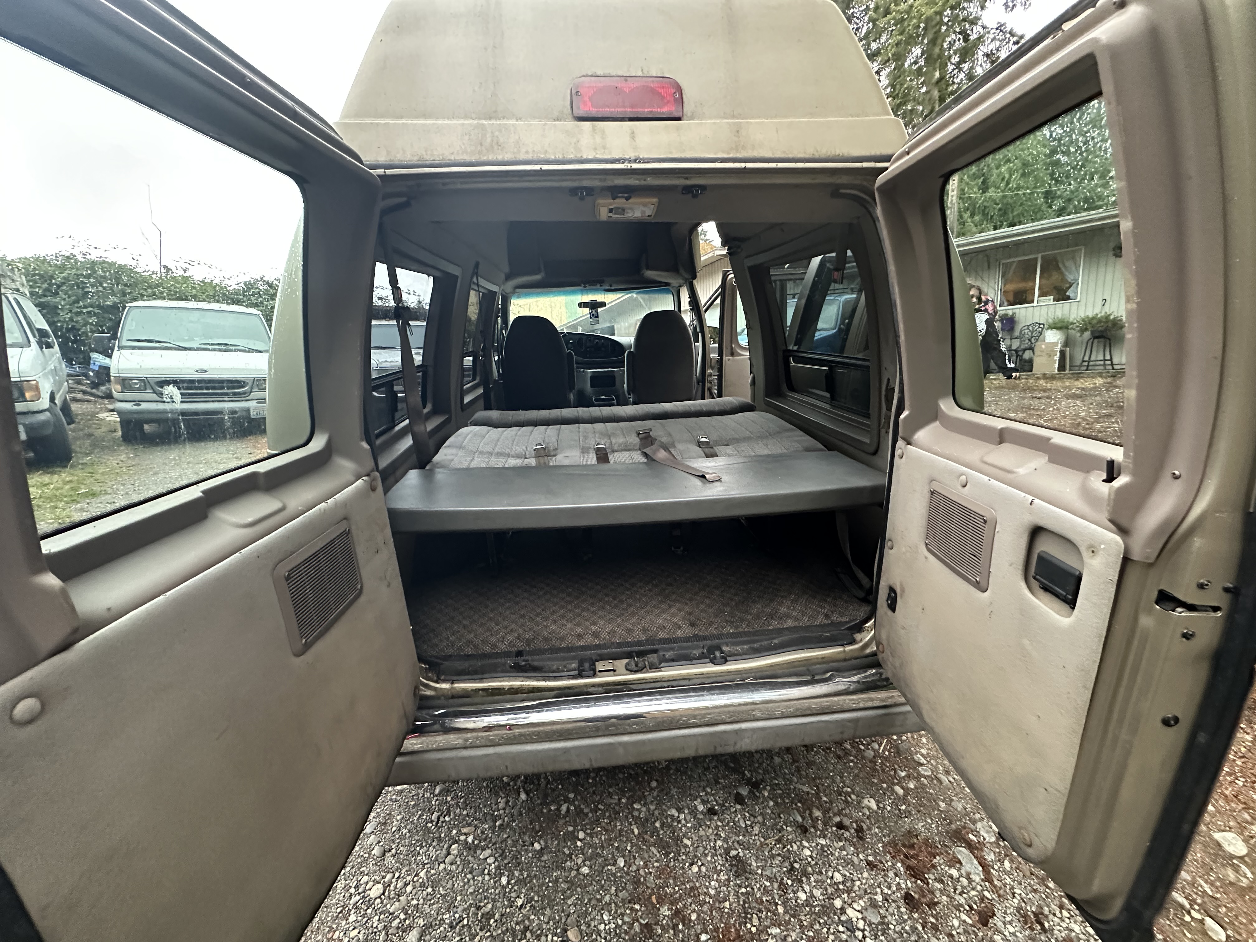 Used 2000 Ford E-150 and Econoline 150 RWD image 9