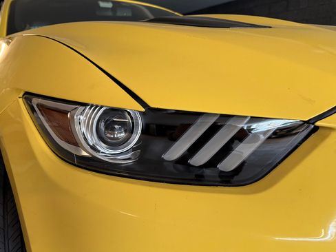 Used 2017 Ford Mustang GT Premium RWD image 27