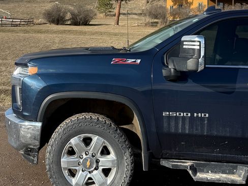 Used 2023 Chevrolet Silverado 2500 LTZ w/ LTZ Convenience Package image 5