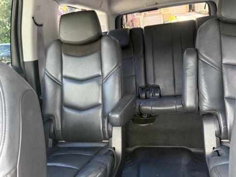 Used 2016 Cadillac Escalade ESV Premium image 10