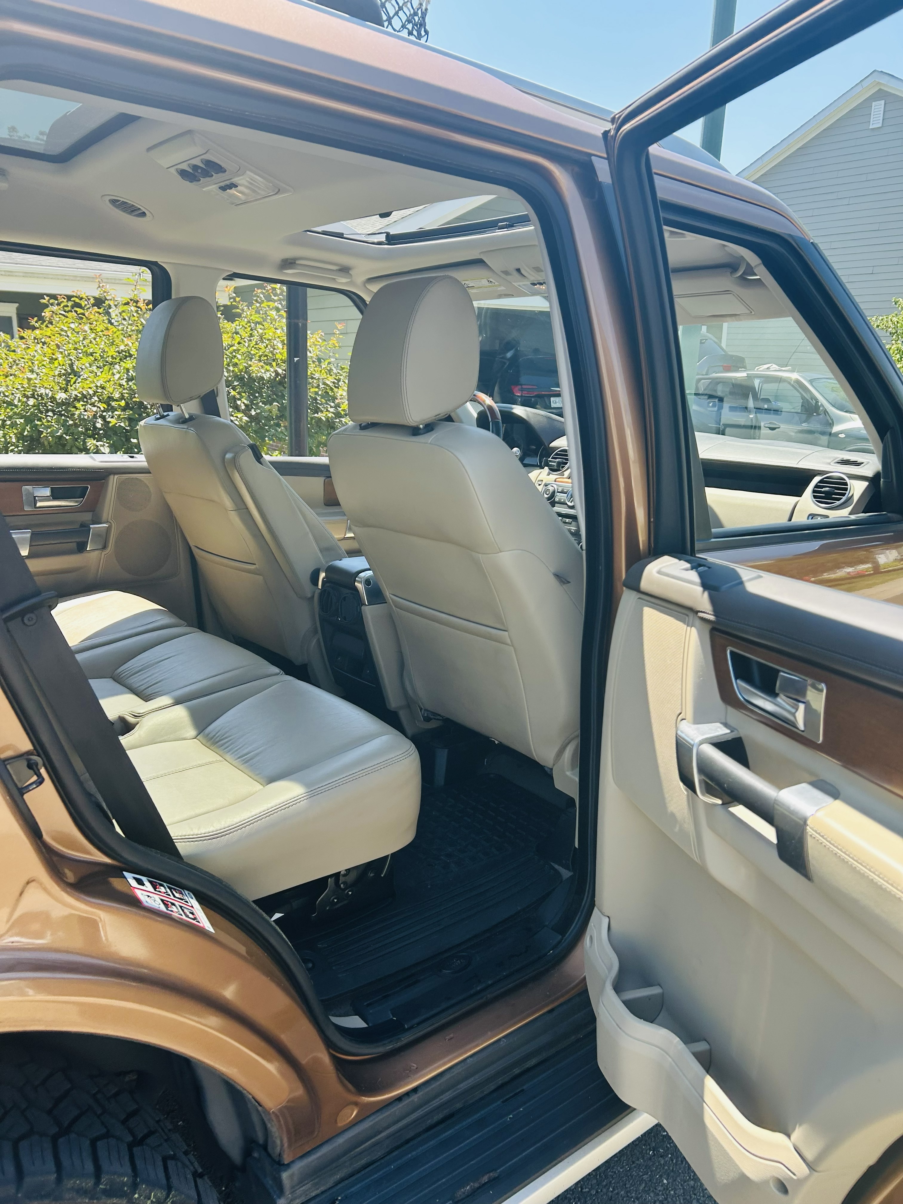 Used 2016 Land Rover LR4 HSE LUX AWD/4WD image 9