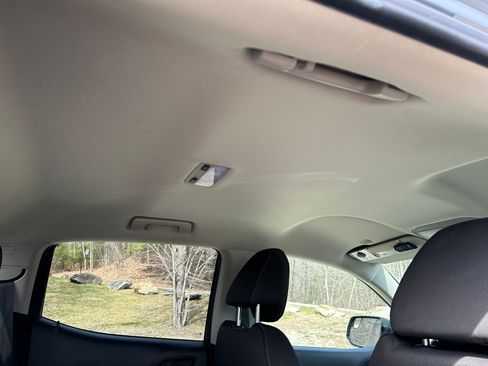 Used 2018 Chevrolet Colorado LT AWD/4WD image 17