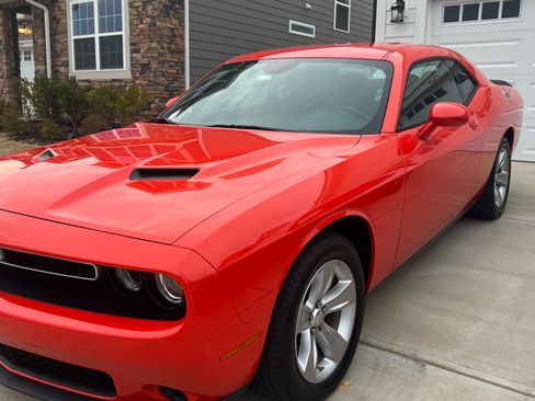 Used 2023 Dodge Challenger SXT image 6