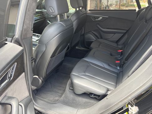 Used 2019 Audi Q8 Prestige w/ Luxury Package AWD/4WD image 13