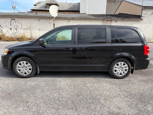 Used 2016 Dodge Grand Caravan SE w/ Quick Order Package 29E SE image 5