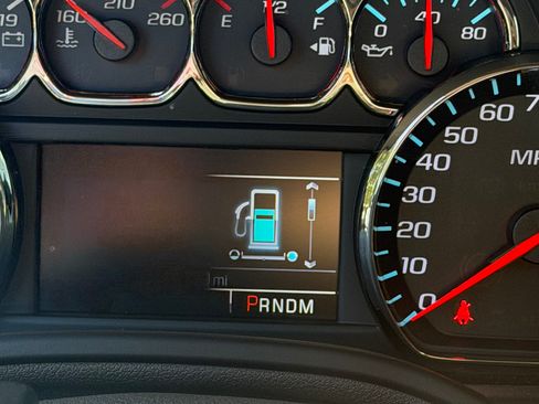 Used 2015 Chevrolet Suburban LT AWD/4WD image 9