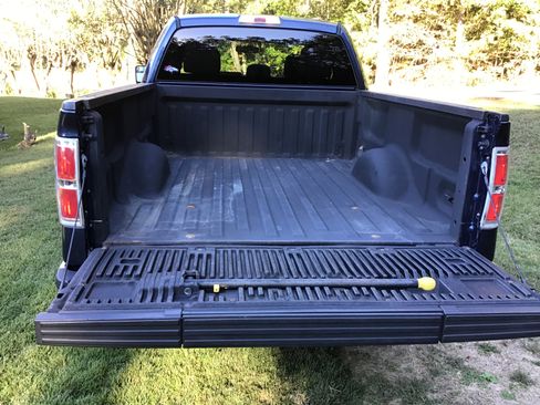 Used 2013 Ford F150 XLT w/ Mid Equipment Group image 8