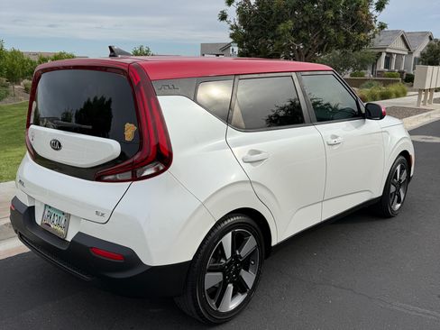 Used 2020 Kia Soul EX w/ Option Group 015 FWD image 11