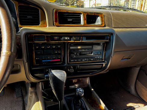 Used 1996 Toyota Land Cruiser image 10