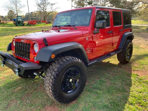 Used 2018 Jeep Wrangler Unlimited Sport S image 4