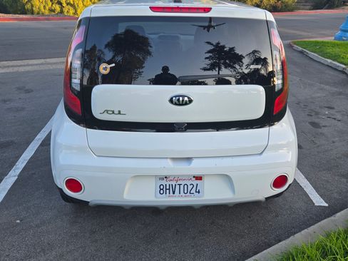 Used 2019 Kia Soul + w/ Audio Package image 5