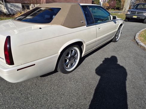 Used 2002 Cadillac Eldorado Touring w/ Preffered Equipment Group image 8