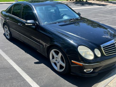 Used 2009 Mercedes-Benz E 350 Sedan image 2