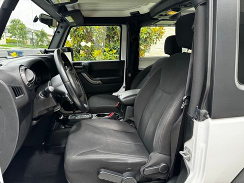 Used 2018 Jeep Wrangler Sport AWD/4WD image 17