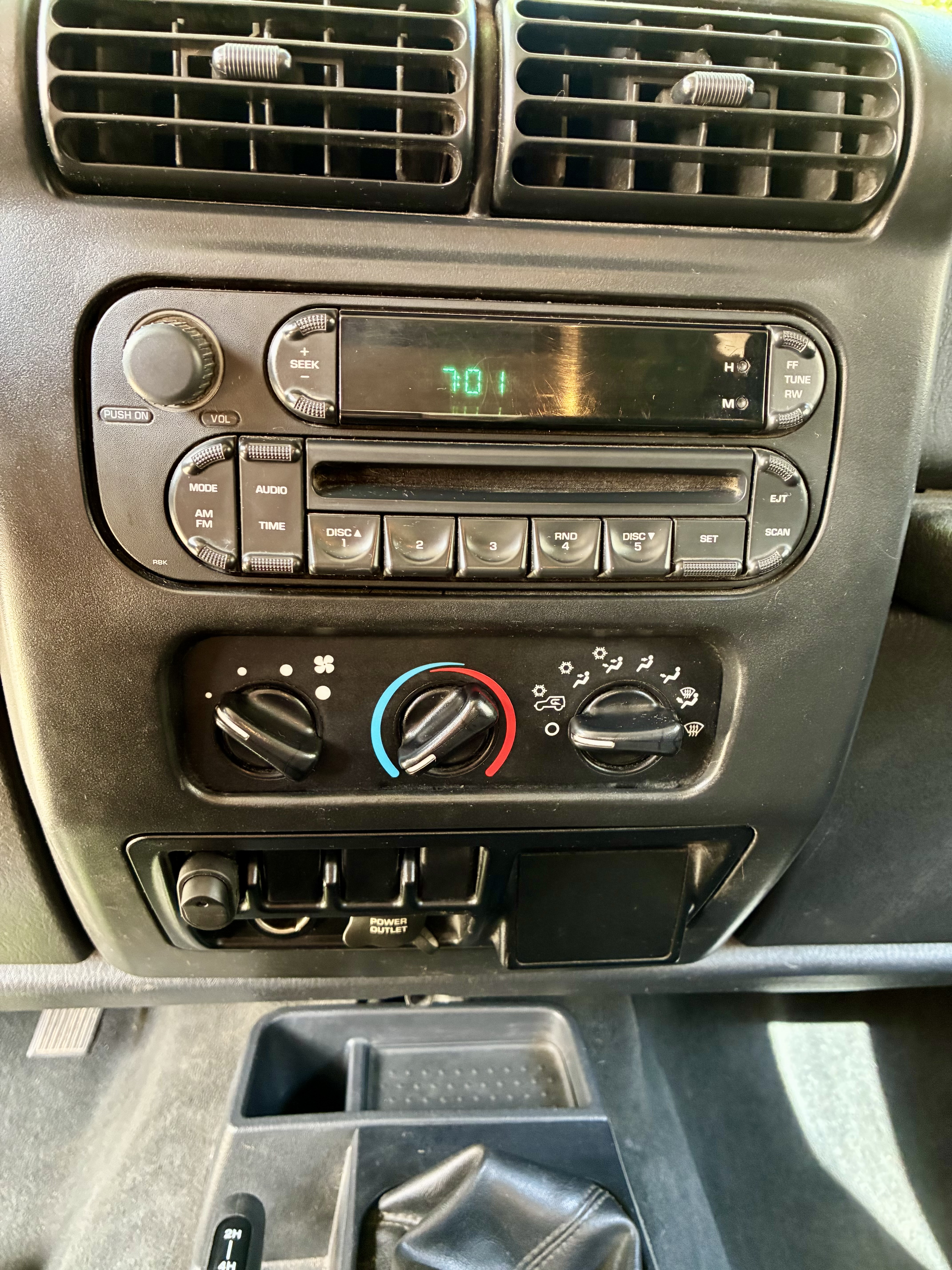 Used 2005 Jeep Wrangler X w/ Willys Edition Group AWD/4WD image 5