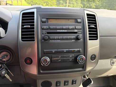 Used 2011 Nissan Frontier SL RWD image 19