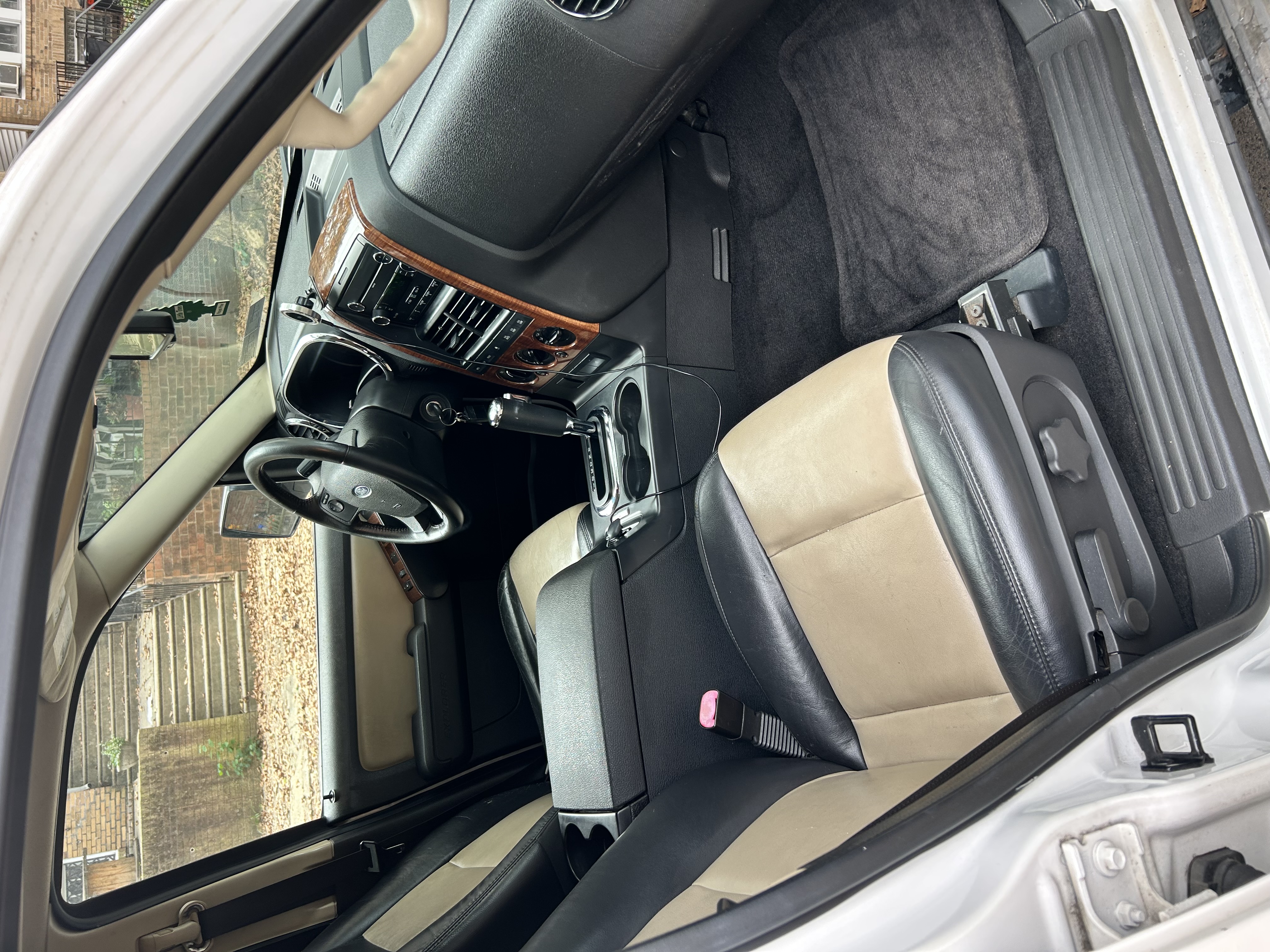Used 2010 Ford Explorer Eddie Bauer AWD/4WD image 9