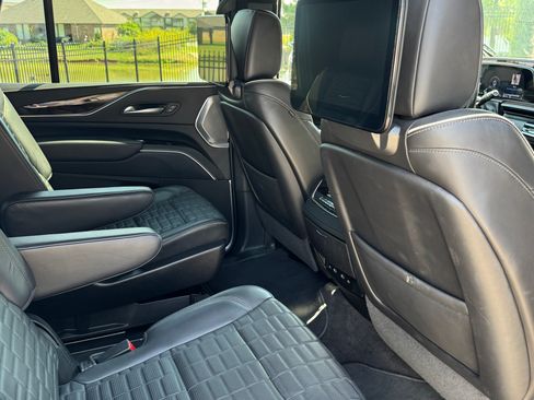 Used 2022 Cadillac Escalade Premium Luxury Platinum image 20