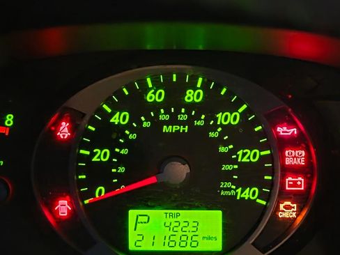 Used 2005 Hyundai Tucson LX image 13