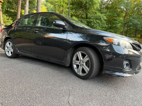 Used 2013 Toyota Corolla S w/ Premium Pkg FWD image 4