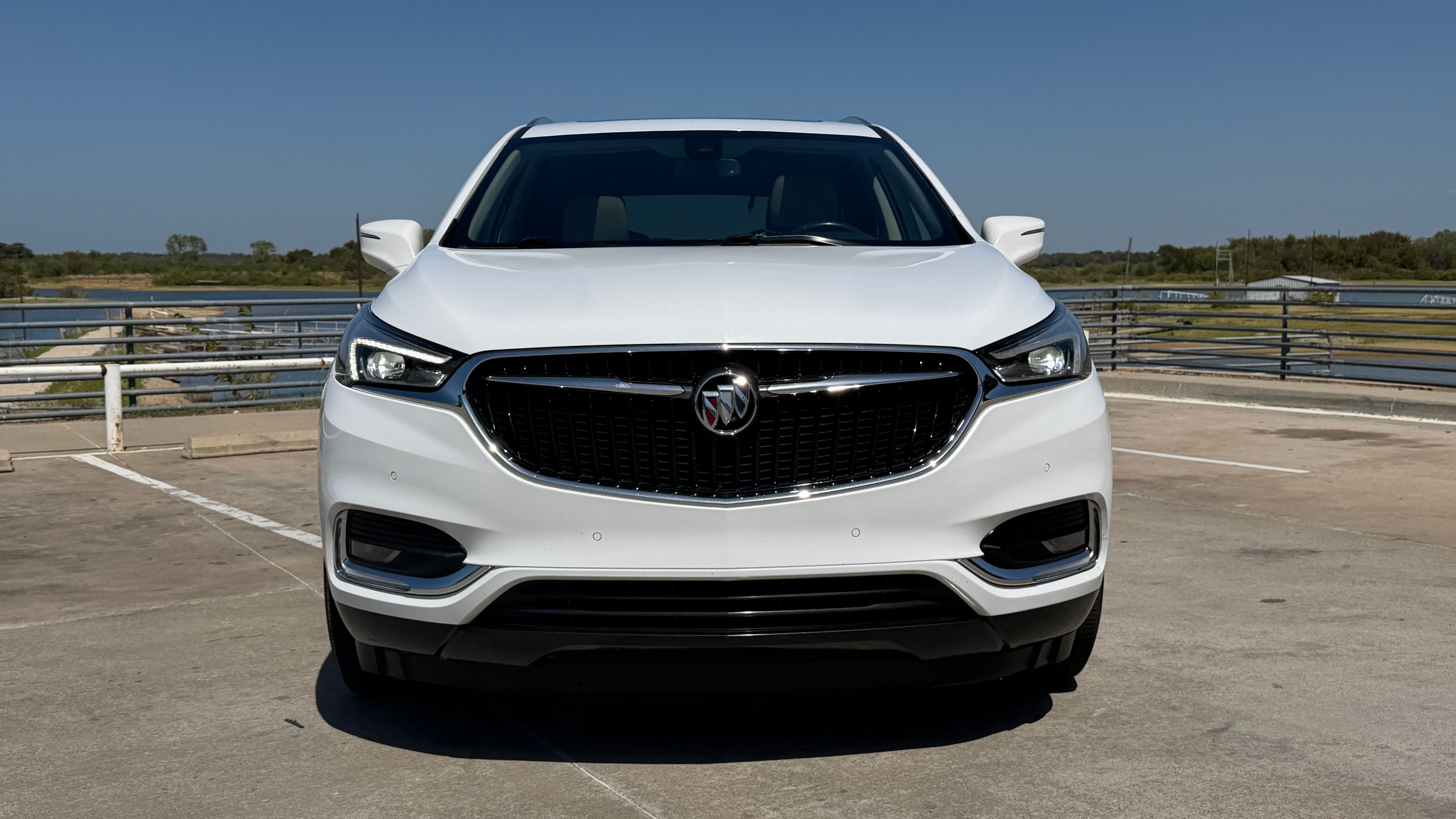 Used 2018 Buick Enclave Premium FWD image 2