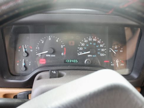 Used 1998 Jeep Wrangler Sahara image 6